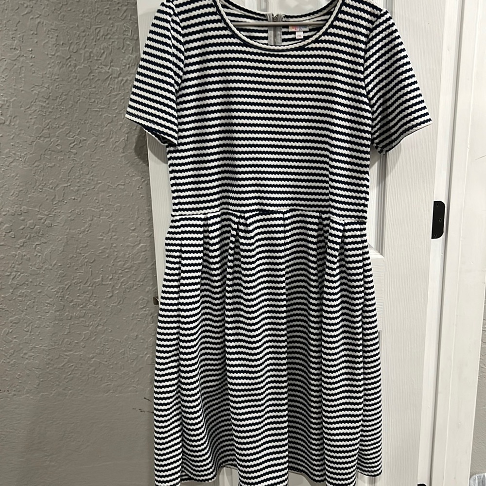 Lulu-roe Amelia  - new. Never worn